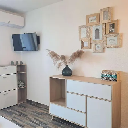 Moderne Avec Piscine Et Parking à 200m De La De La Grande Conque, Cap D'agde - Fr-1-249-413 Agde